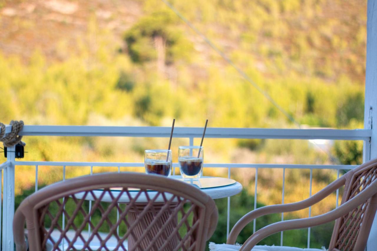 Summer Feel Suites Poros Town Eksteriør bilde