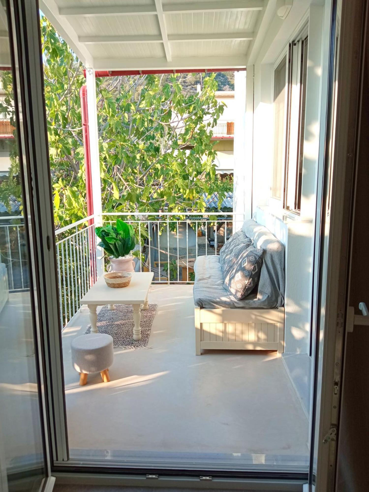 Summer Feel Suites Poros Town Eksteriør bilde